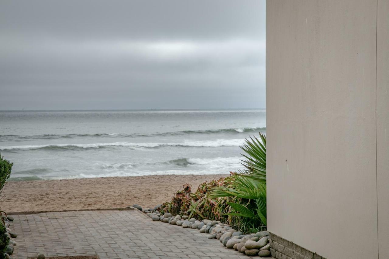 Blue Pearl - Situated Right On The Beach スワコプムント エクステリア 写真